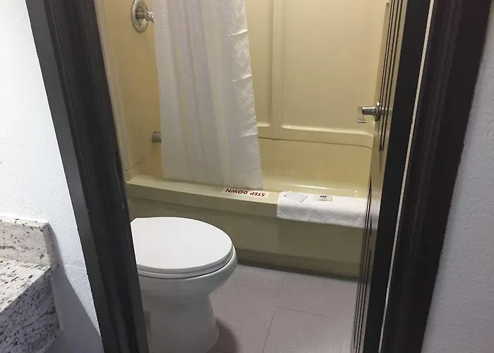 6 Effingham, Il 4* Effingham