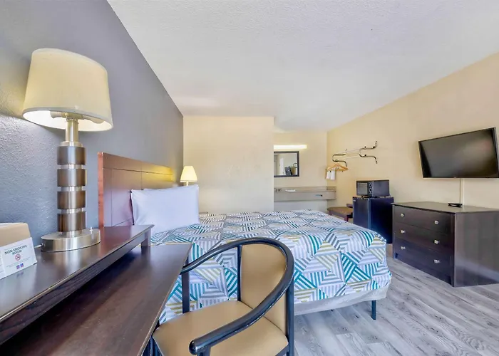 6 Effingham, Il Hotel 4*