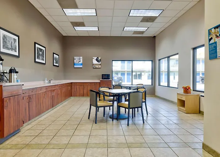 6 Effingham, Il Hotel
