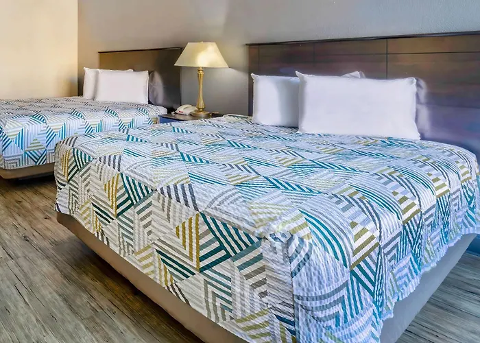 6 Effingham, Il Hotel 4*