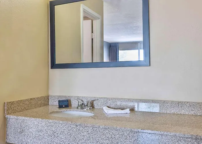 6 Effingham, Il 4* Effingham